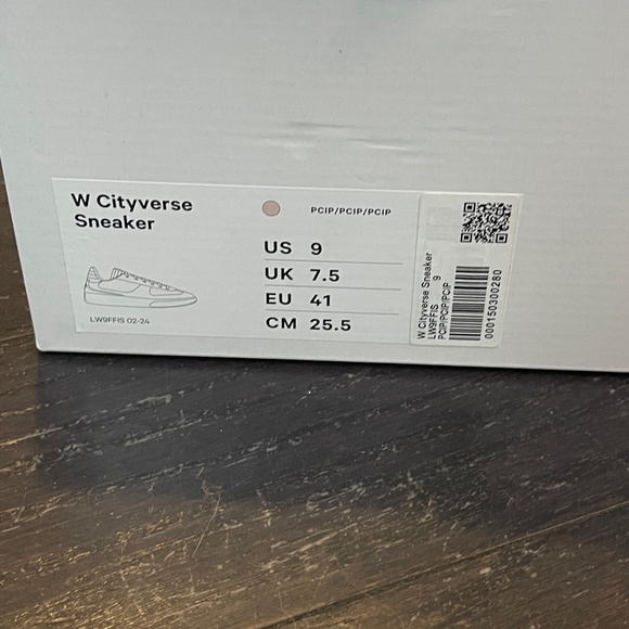 NEW in box Lululemon Womens City Verse Sneakers in Precocious Pink size US 9 - Picture 2 of 8